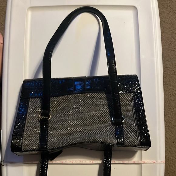 Liz Claiborne-black/gray purse - Picture 5 of 7